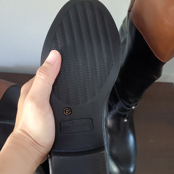 Womens boots - Picture 3 of 4